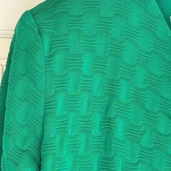 EXCLUSIVELY MISOOK Women’s Kelly Green Knit Cardigan Sweater Jacket, 0X - Picture 3 of 15